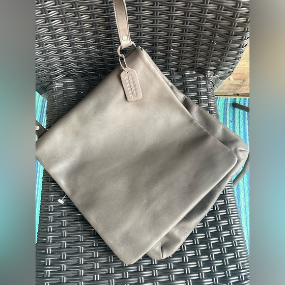 Coach gray leather messager flip crossbody bag - Picture 3 of 4